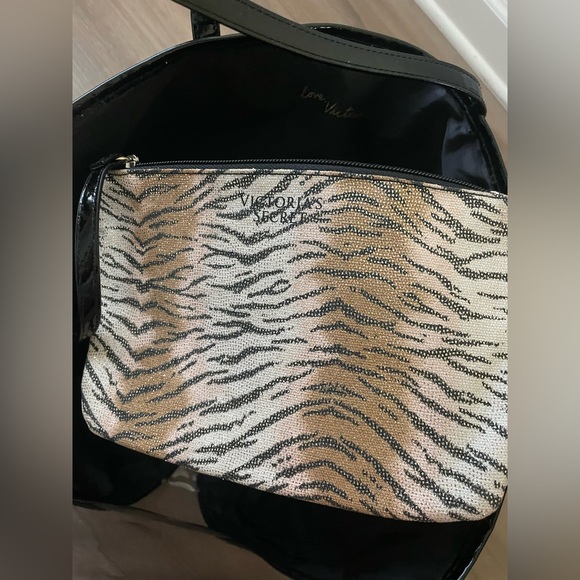 Victoria’s Secret Large Black Tote with clear panel and animal print pouch Black - Picture 5 of 9